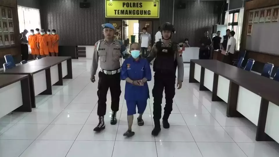 Gara-gara cemburu melihat istri berduaan dengan pria lain, seorang mantan kepala desa (Kades) di Kabupaten Temanggung, Jawa Tengah (Jateng) nekat menebas kepala istri menggunakan parang. (Beritasatu/Priyo Budi Santoso)