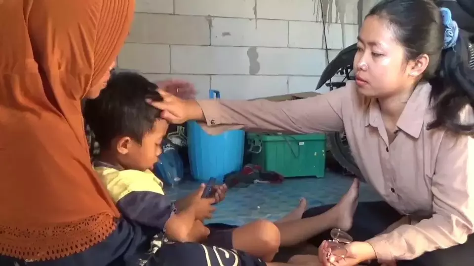Anak yang dibawa kabur ayahnya dan kemudian disiksa untuk meneror ibunya di Demak, Jawa Tengah. (Beritasatu/Jamaah)