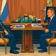 Ilustrasi - Presiden Rusia Vladimir Putin dan Roman Starovoit (kanan). (AP/DOK)