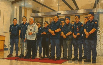 Ilustrasi - Konferensi pers Kejagung saat mengumumkan empat tersangka kasus korupsi pengadaan laptop chromebook di Jakarta, Selasa (15/7/2025) malam.