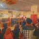 Ilustrasi - Warga mengantre saat mengurus e-KTP di Mal Pelayanan Publik (MPP) Kecamatan Sumber, Kabupaten Cirebon Cirebon, Jawa Barat, Senin (28/7/2025).