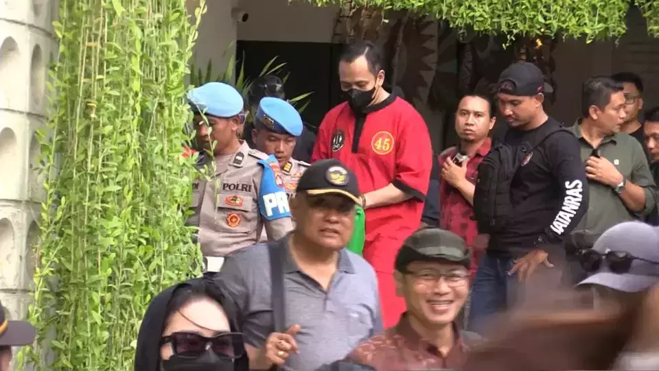 Direktorat Reserse Kriminal Umum Polda Nusa Tenggara Barat menggelar rekonstruksi kasus Brigadir Nurhadi di Gili Trawangan, Lombok Utara, Senin 11 Agustus 2025. (Beritasatu/M Awaluddin)