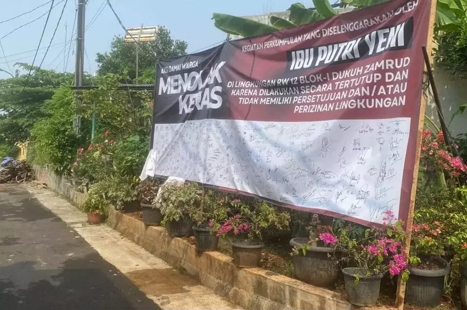 Warga setempat di wilayah Bekasi menolak adanya kelompok ritual keagamaan Umi Cinta yang dipimpin oleh YP. (Google)