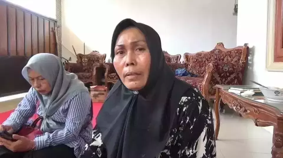 Keluarga korban Yuli Ismawati tidak menyangka anak keduanya, Dea Permata Kharisma, tewas dibunuh oleh orang terdekat. Terduga pelaku, Ade Mulyana, yang merupakan asisten rumah tangga (ART), selama ini bahkan sudah dianggap seperti keluarga sendiri.