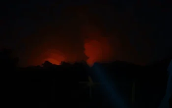 Ilustrasi - Sumur gas Pertamina meledak dan terbakar pada Selasa dini hari (5/8/2025). Ledakan sumur gas milik Pertamina EP yang berlokasi di Desa Cidahu, Kecamatan Pagaden Barat, Kabupaten Subang, Jawa Barat ini diduga akibat kebocoran gas yang sebelumnya sempat terlihat menyembur dari sumur.