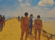 Ilustrasi - Petugas keamanan mendatangi TKP jasad wanita ASN yang mengambang di Pantai Rembang.
